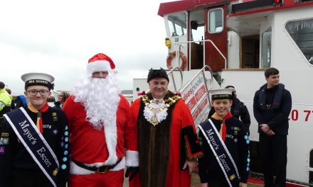Santa sails in to Poole