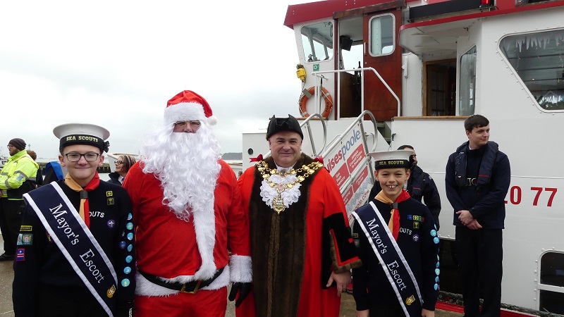 Santa sails in to Poole