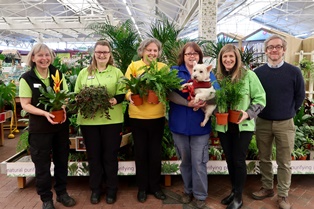 Haskins Garden Centre in Ferndown partners with Waggy Tails Rescue to donate houseplants