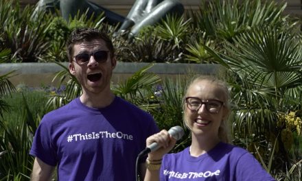 This is the One! Singer and pianist flashmob brings Bristol to a standstill