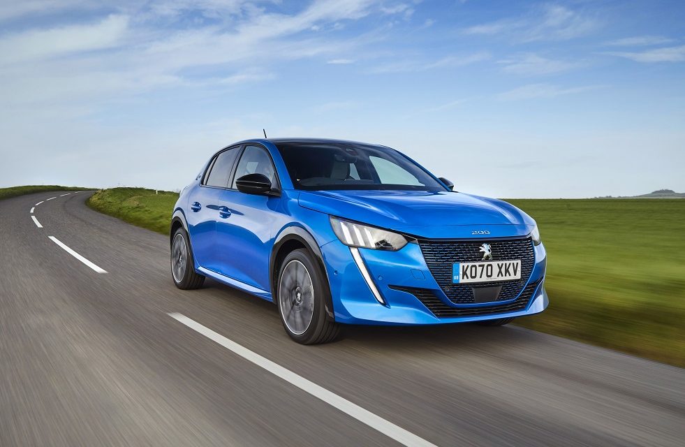 PEUGEOT 106 Premium and the all-new PEUGEOT e-208 GT Premium: small but mighty