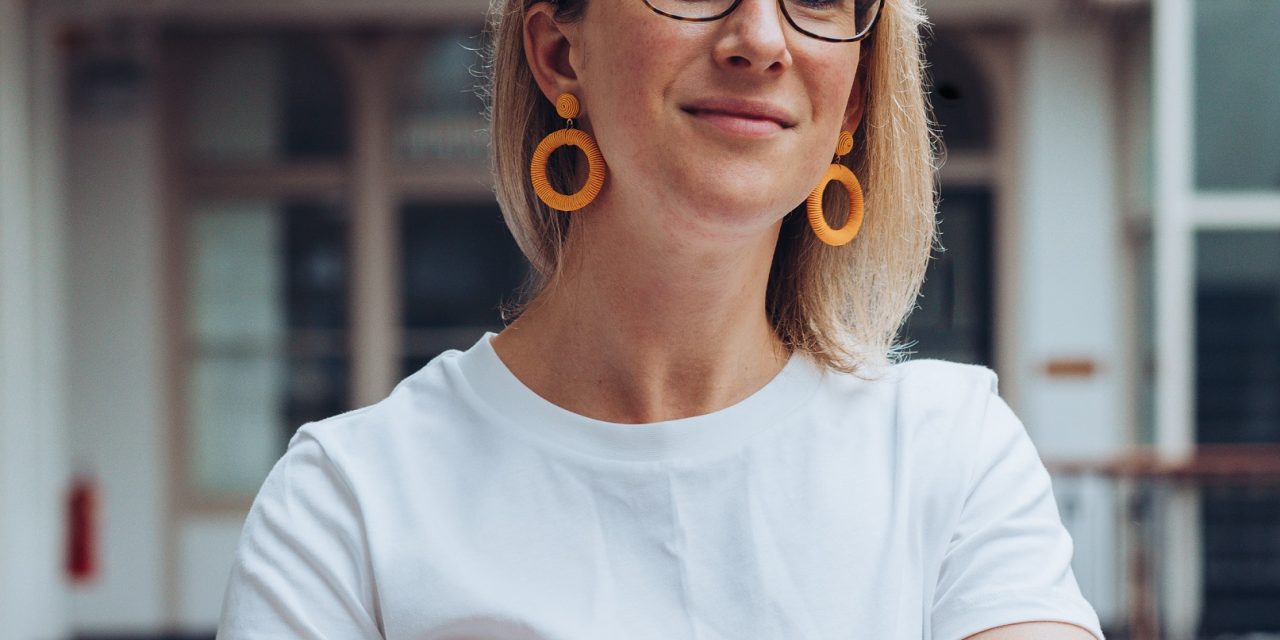 Shure announced as headline partner for the International Women’s Podcast Awards