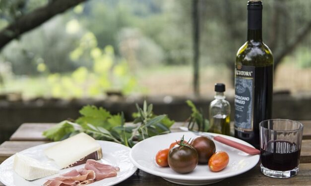 National Picnic Month 2024: Celebrating Outdoor Fun in the UK