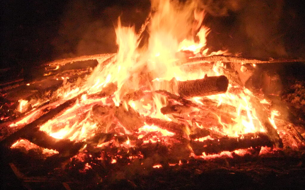 What are go movies to watch on Bonfire night?