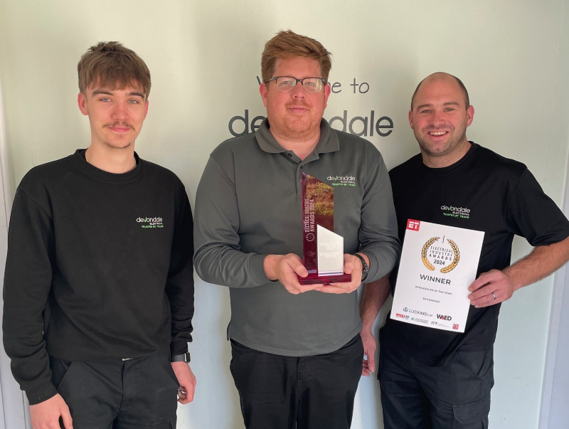 South West wholesaler “powers” to victory at electrical industry awards