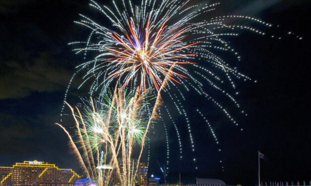 Why do we sing auld langs on new years eve