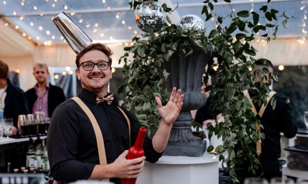 Tips for choosing the best mobile bar for your corporate event.