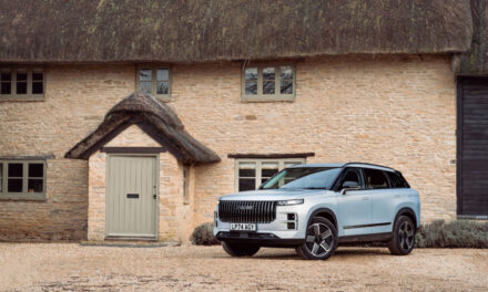 JAECOO 7 SHS drives to the top as Britain’s best-selling plug-in hybrid in August