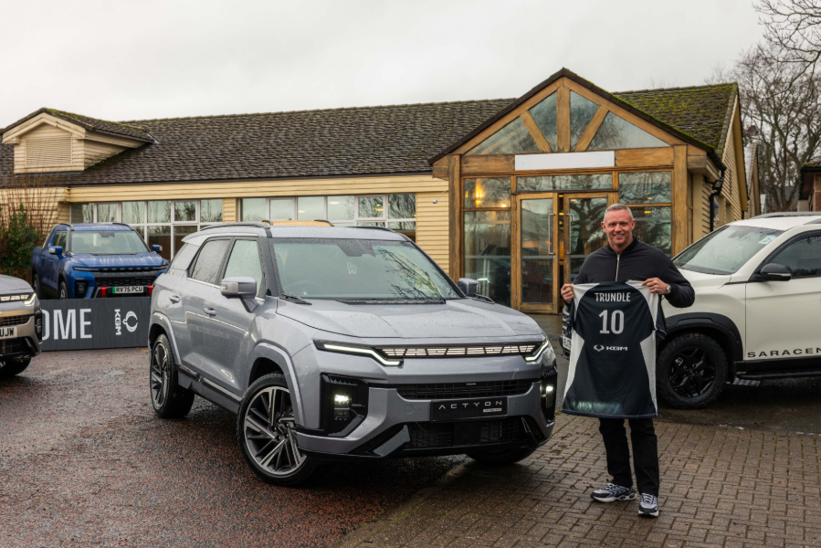 Football cult hero Lee Trundle completes deadline-day move to KGM Motors UK as brand ambassador