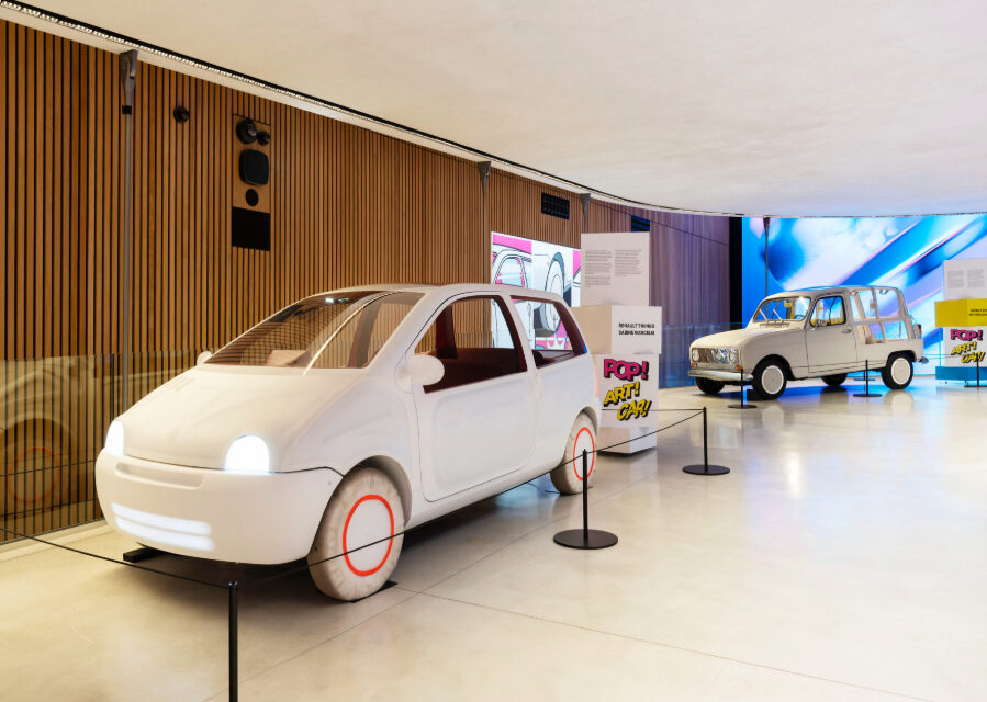 Renault electrifies the carwalk on the Champs-Élysées with the Pop Art Car Exhibition!