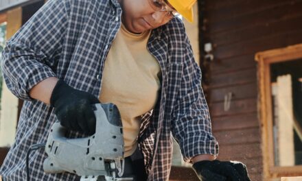 South West homeowners face seven-day waits for urgent repairs as tradie shortages continue to bite