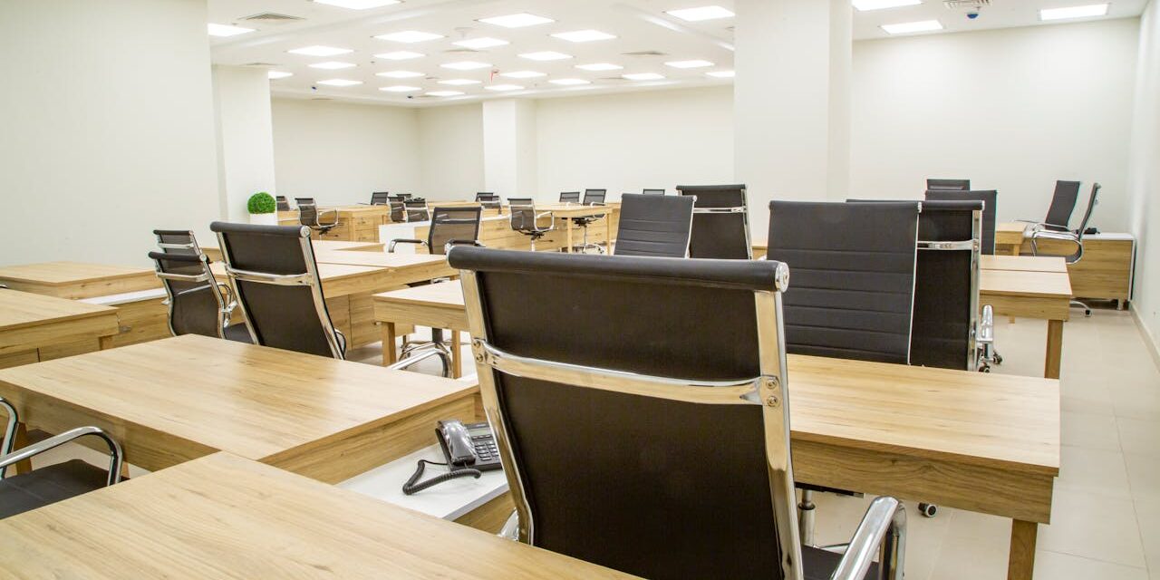 Designing Hybrid Workspaces for Teams Who Don’t Work the Same Way Twice